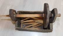 Set FUIOR LANA, peste 90 ani, Banat si 2 perii lemn, metal forjat