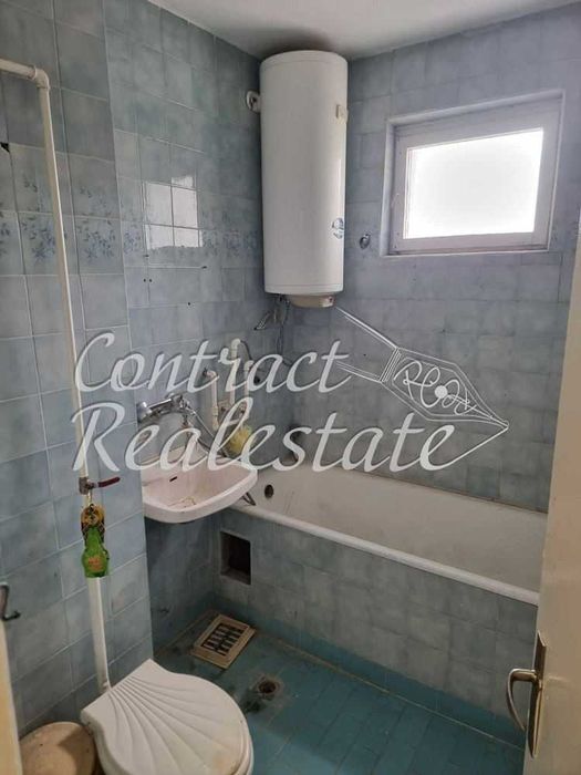 Продава се Четиристаен апартамент в Варна, Възраждане 1 - 117 кв.м за 1599 €/кв.м - Снимка #8