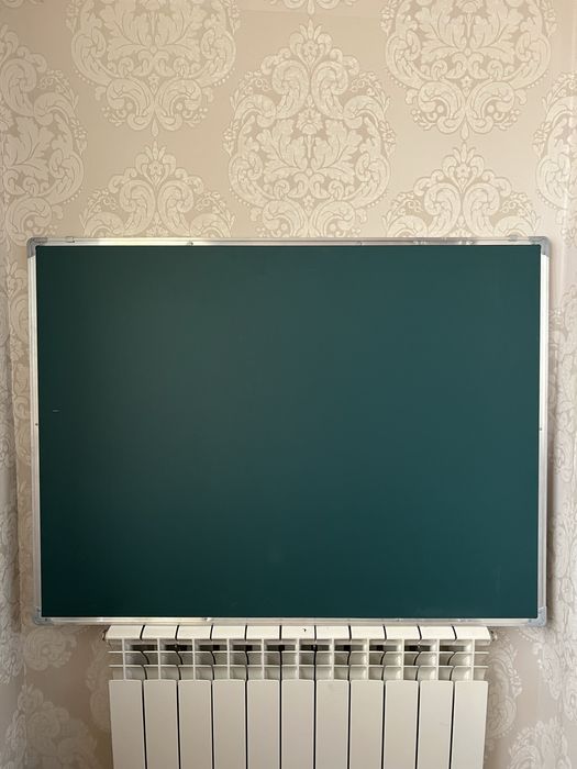 Двусторонняя магнитно-меловая и маркерная доска на стену