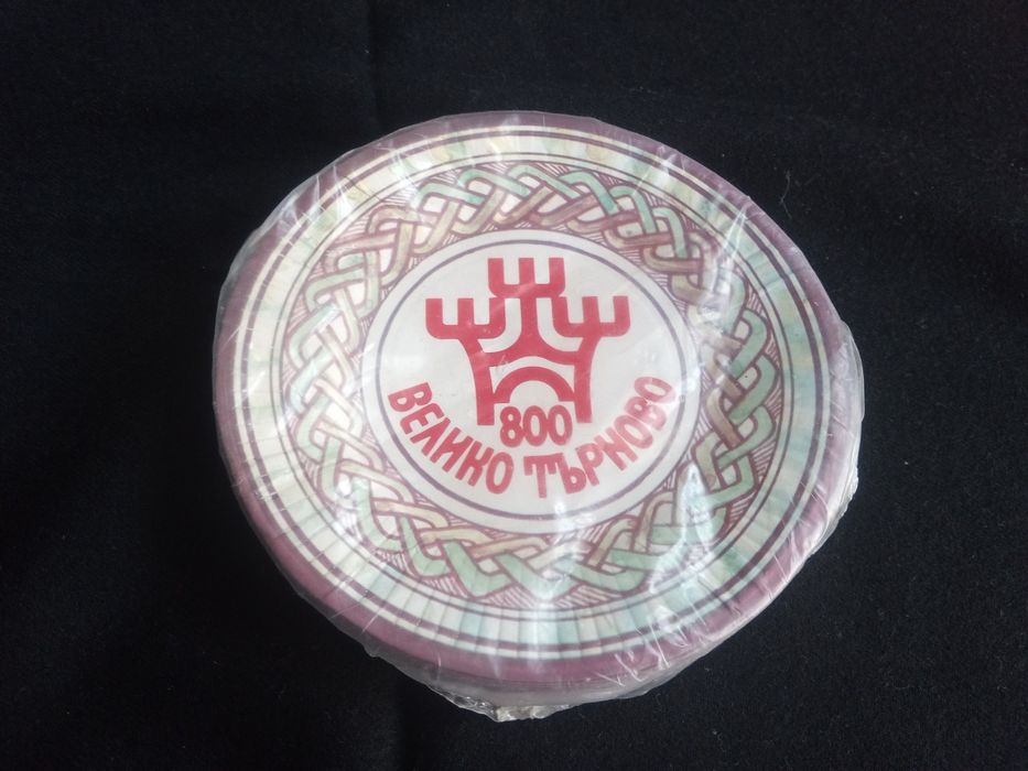 Картонени чинии Велико Търново 800 от социализма