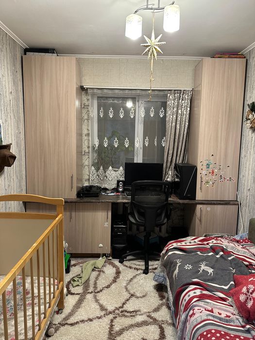 Продам шкаф стенку угловую квартиру под балки