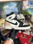 Jordan 1 Mid Diamond Grey