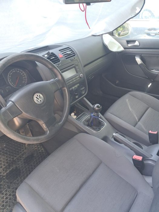 Vând vw golf 5, an 2006, motor 1.9 tdi