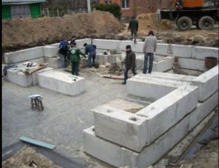 Компания BM Group реализует фундаментные блоки стен и подвалов (ФБС)