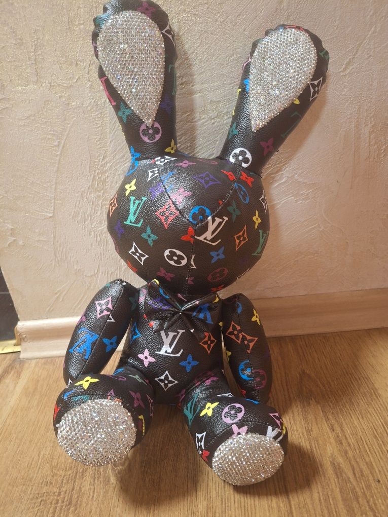 Заек Loui Vuitton