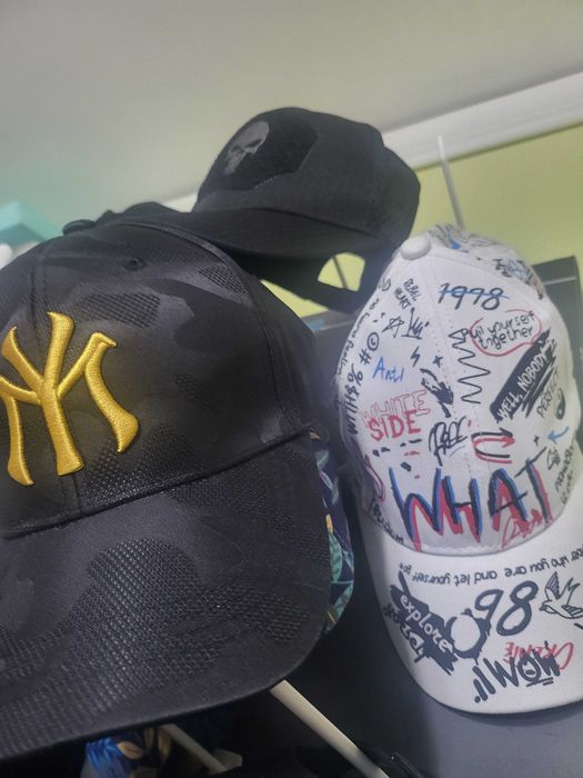 Стилни шапки с надписи