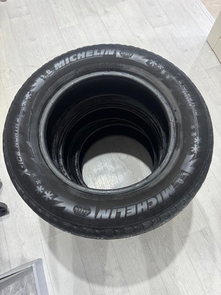 Шины 2 шт 215/65 R 16.