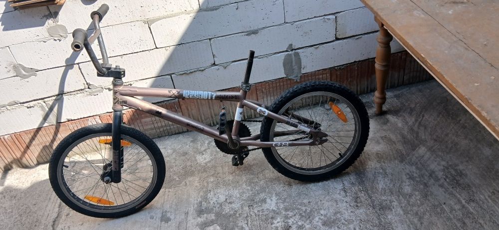 Vând bmx bicicletă