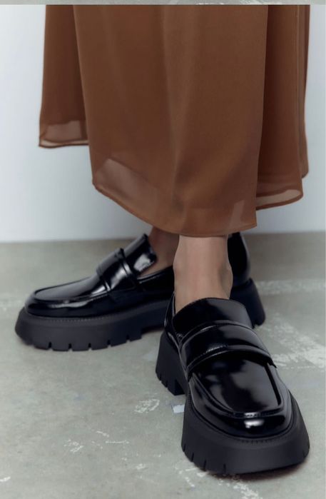 Продам лоферы Zara