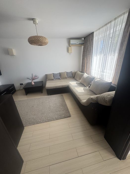 Inchiriez apartament