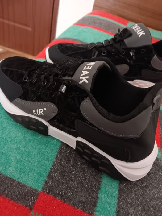 Vand adidasi sneakers noi