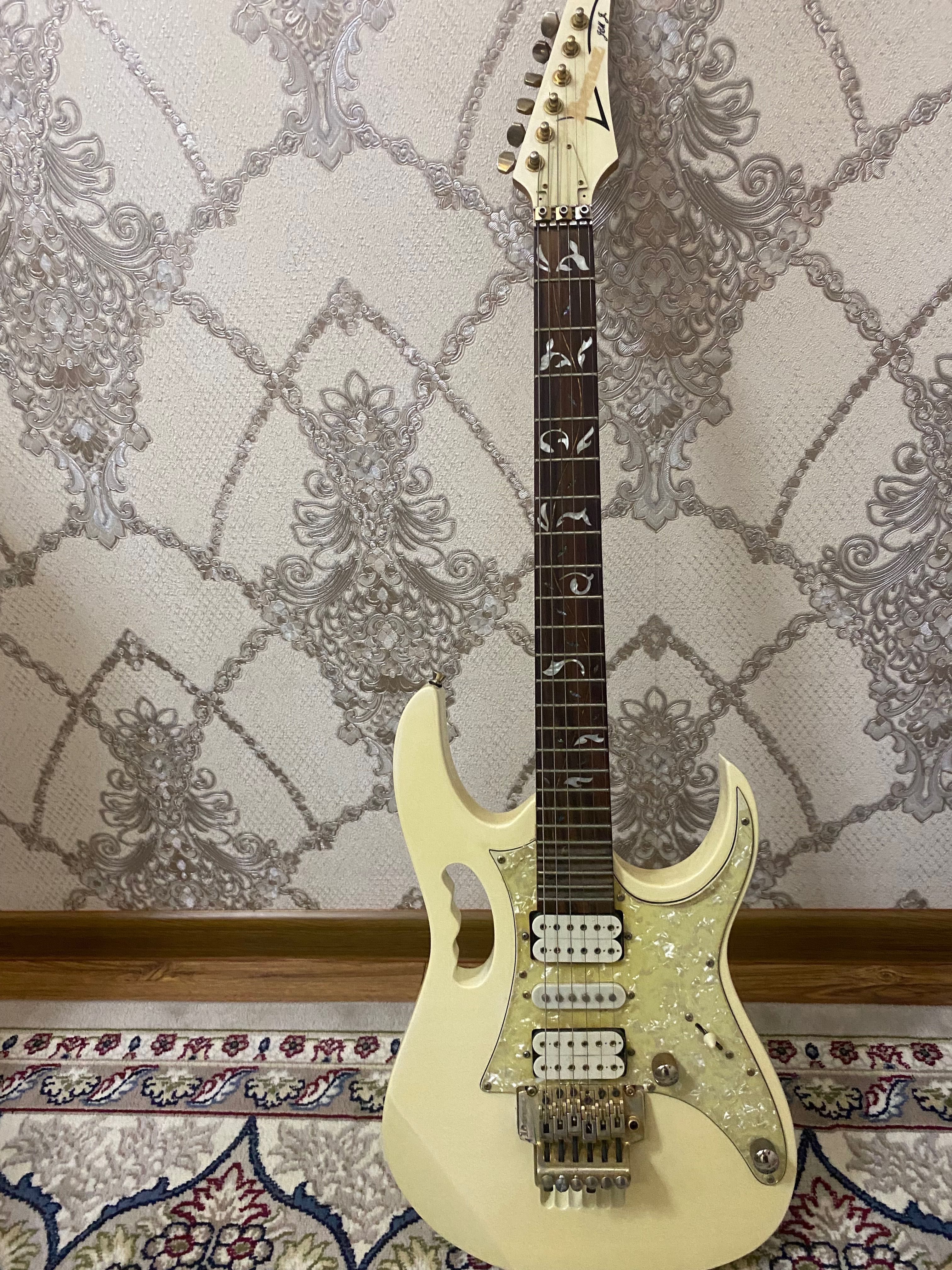 Продаю гитару Ibanez