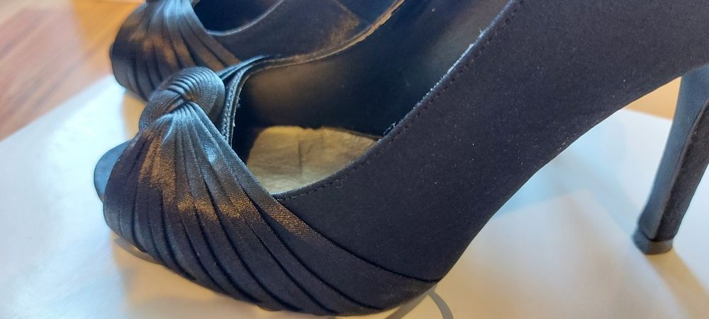 Vand pantofi de ocazie-mar 36