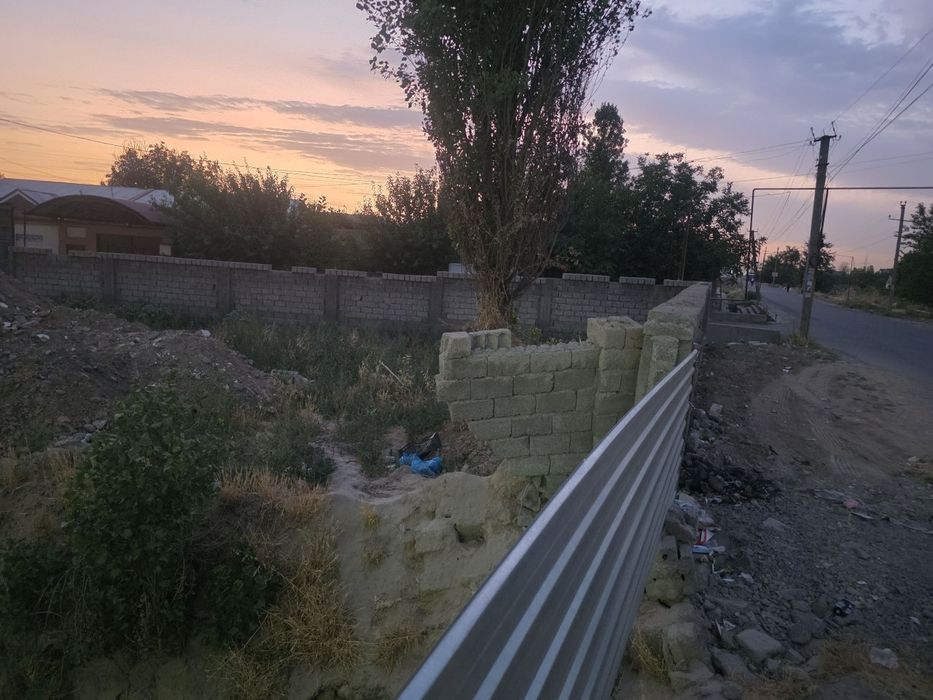 Yer sotiladi uglavoy 6.2 sotik  yoʻlni yuzida