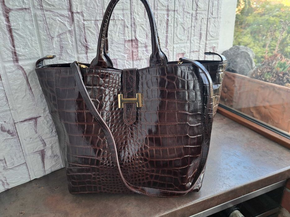 дамска чанта,кафява лачена чанта-естествена кожа тип крокодилска