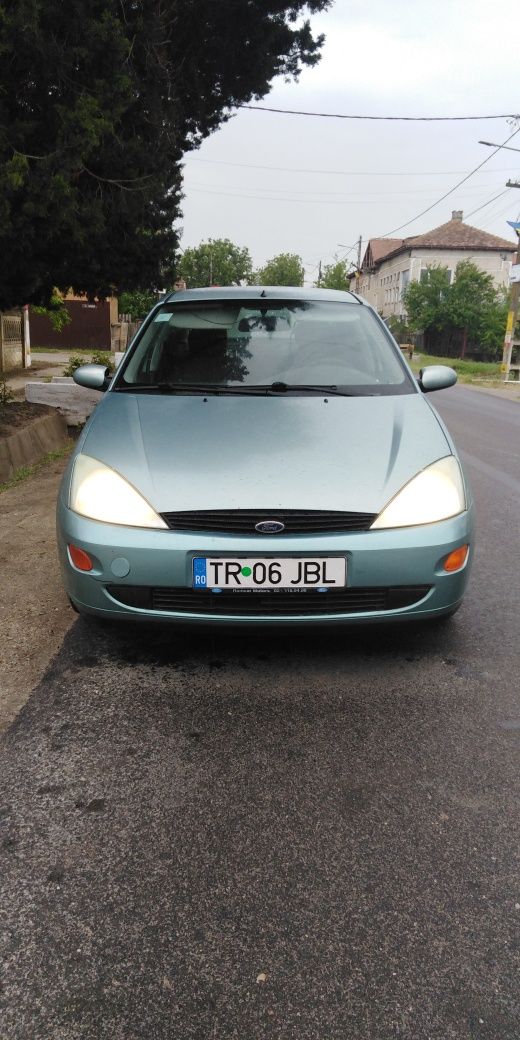 Vând Ford Focus 1.6 +GPL