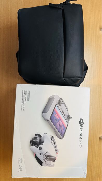 Dji Mini 4 Pro Fly More Combo + accesorii, garantie 12.2026