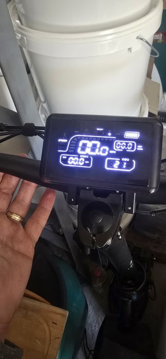 Vând trotineta electrica myria my7041