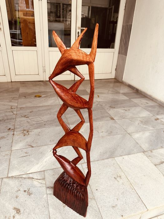 Ръчно издялана дървена скулптура – внесена от Дания (105×30 см)