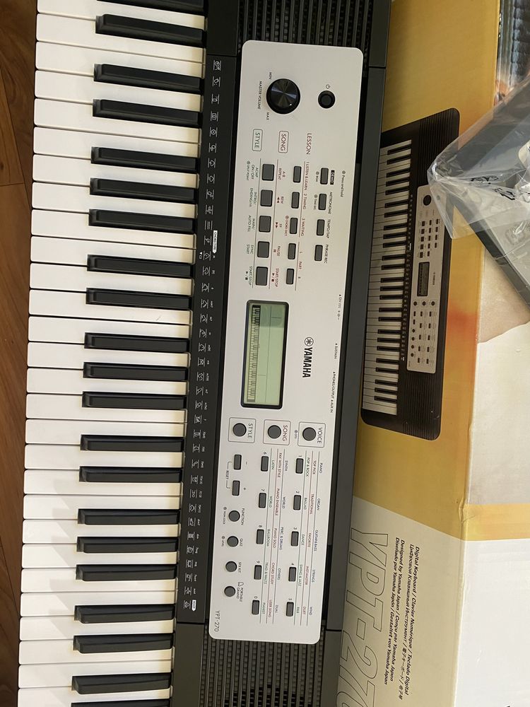 Yamaha YPT-270 синтезатор