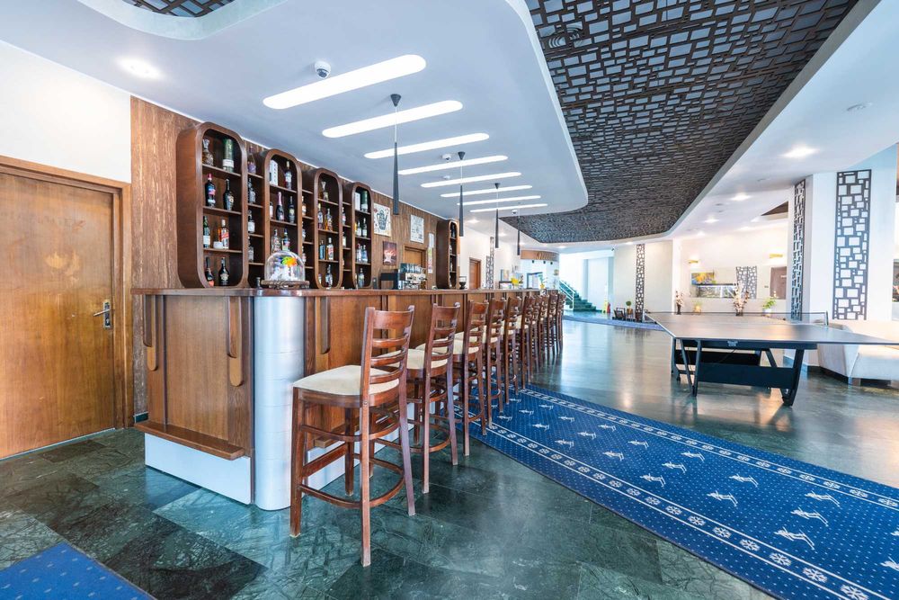 Spațiu de restaurant și lobby bar de închiriat– Predeal, incinta hotel