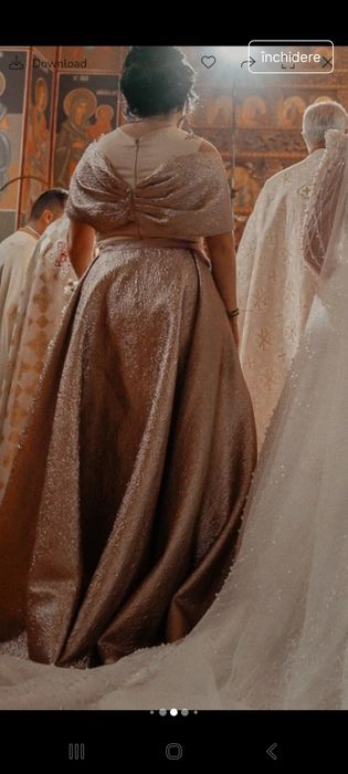 Vând rochie deosebită de nașă sau soacră, adusă din Dubai, mărimea 42