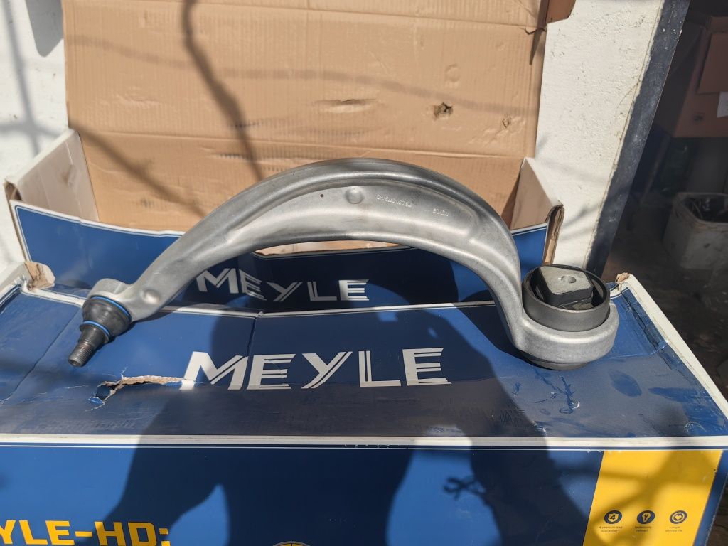 Носачи Meyle ляв и десен за ауди а4 б8