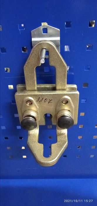 скоби за автотенекиджийски дозер