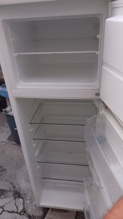 Frigider 2 uși arctic Indesit Whirlpool Indesit asigur transport