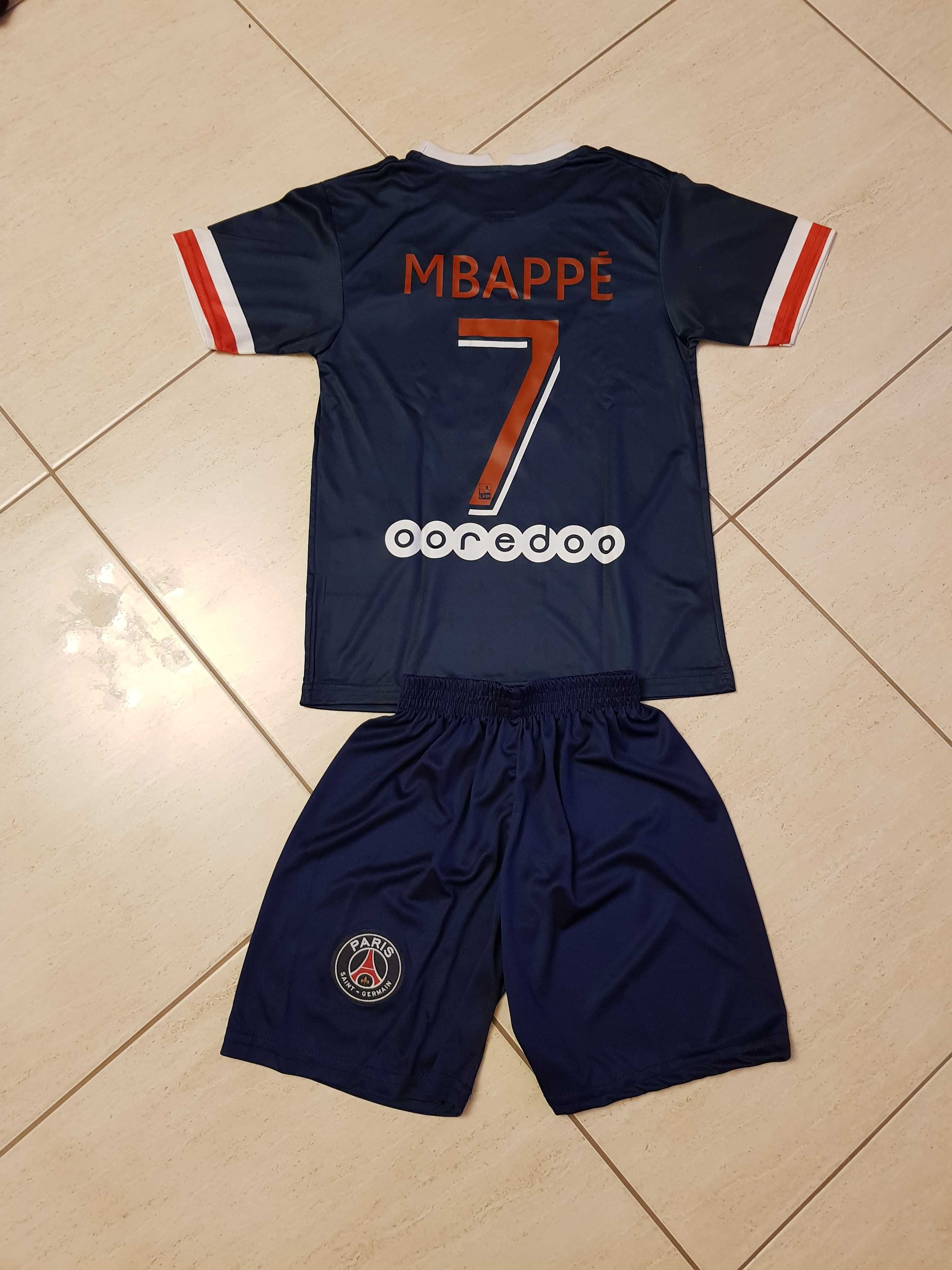 ПСЖ Нов Детски Футболен Екип ПСЖ / PSG / MBAPPE / Мбапе с Топка 22г