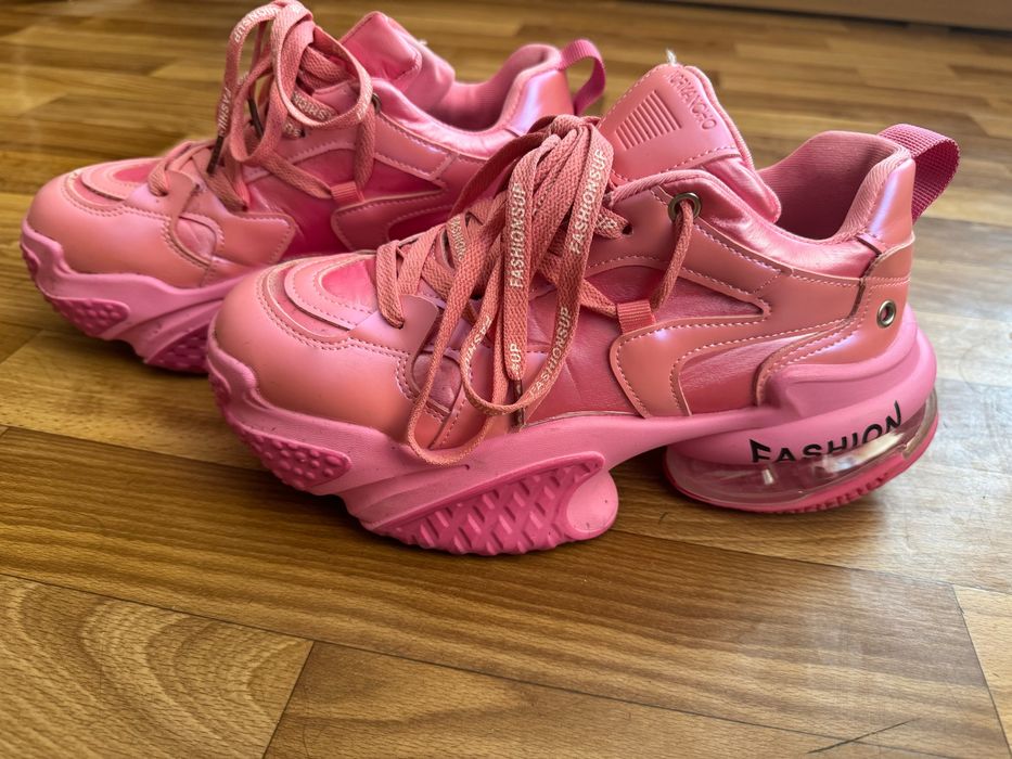 Спортни обувки