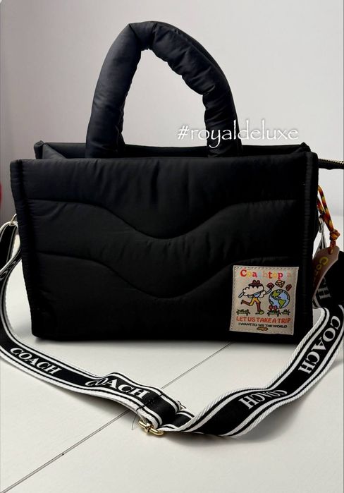 Geanta dama Coach
Dim.32x30cm 

260 lei