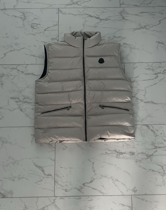 Moncler елек сив