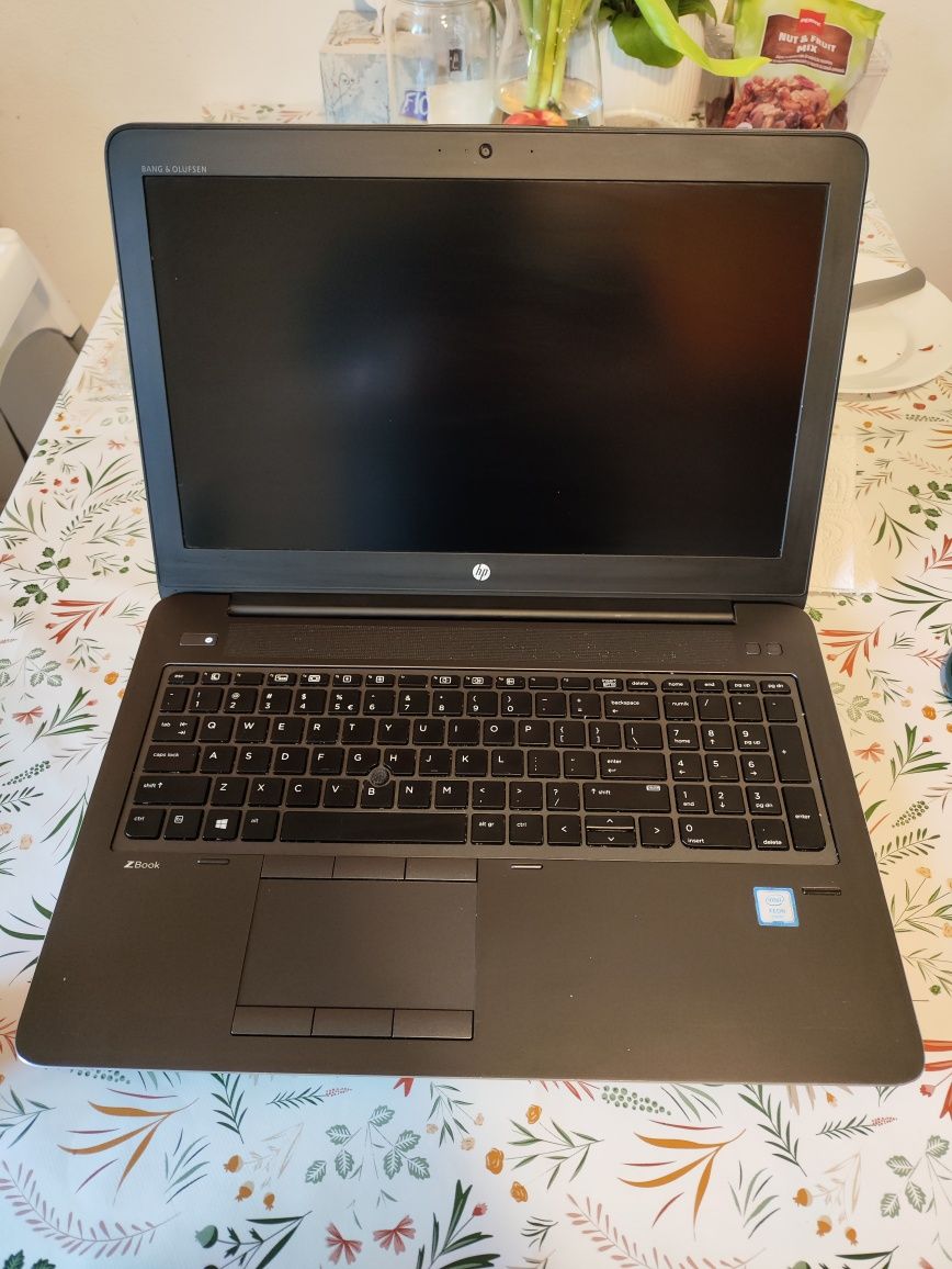 Vând HP Zbook 15 G3 Mobile Workstation