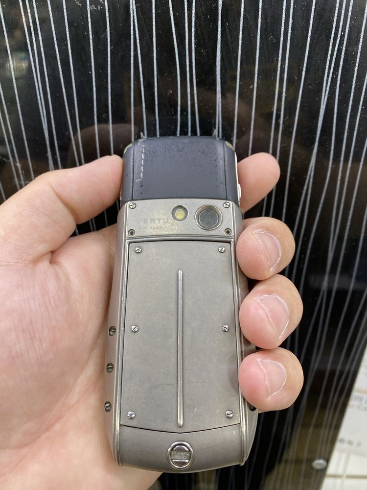 Vertu Ascent TI Titanium