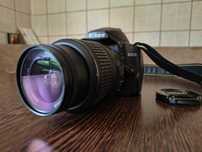 Kit DSLR Nikon D3000 + obiective si accesorii