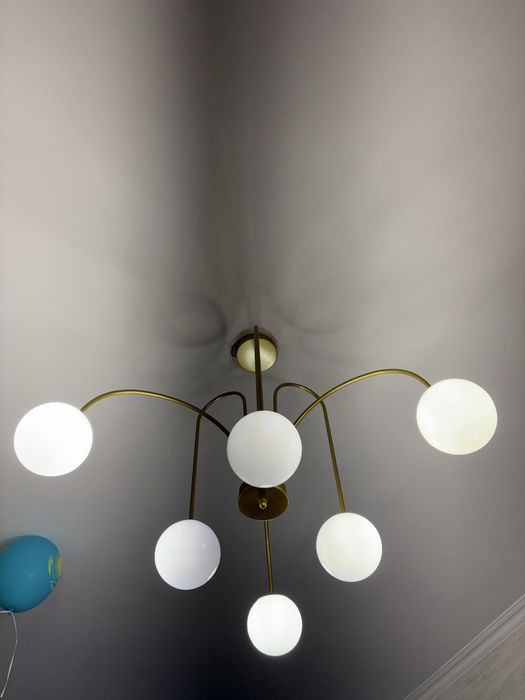 Продам люстру 6 лампочек g9 13w