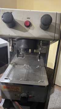 Кафе машина Brasilia и умекотиел за вода