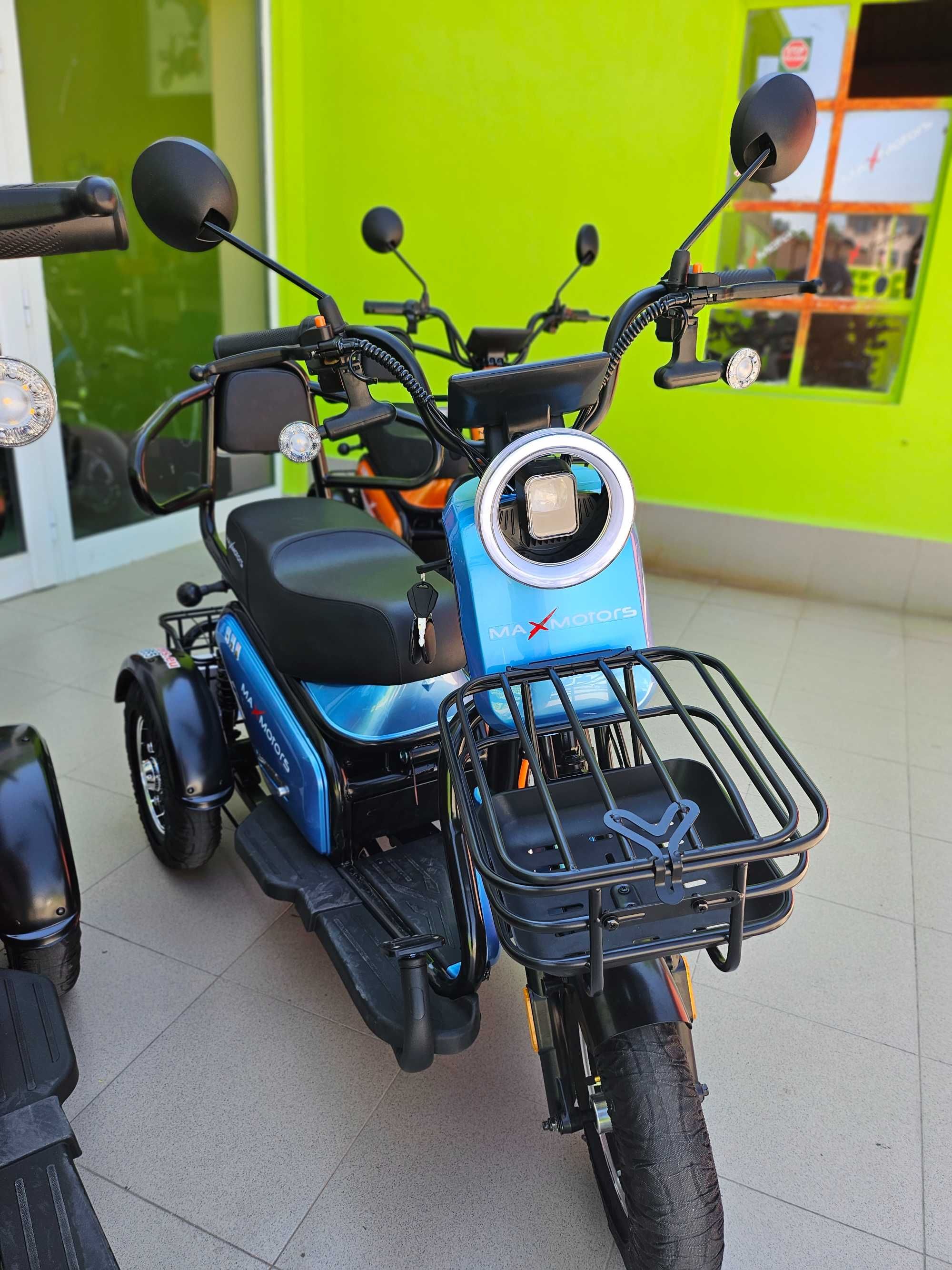 Електрическа триколка MaxMotors Pudding 1800W 48V-20Ah Двуместна