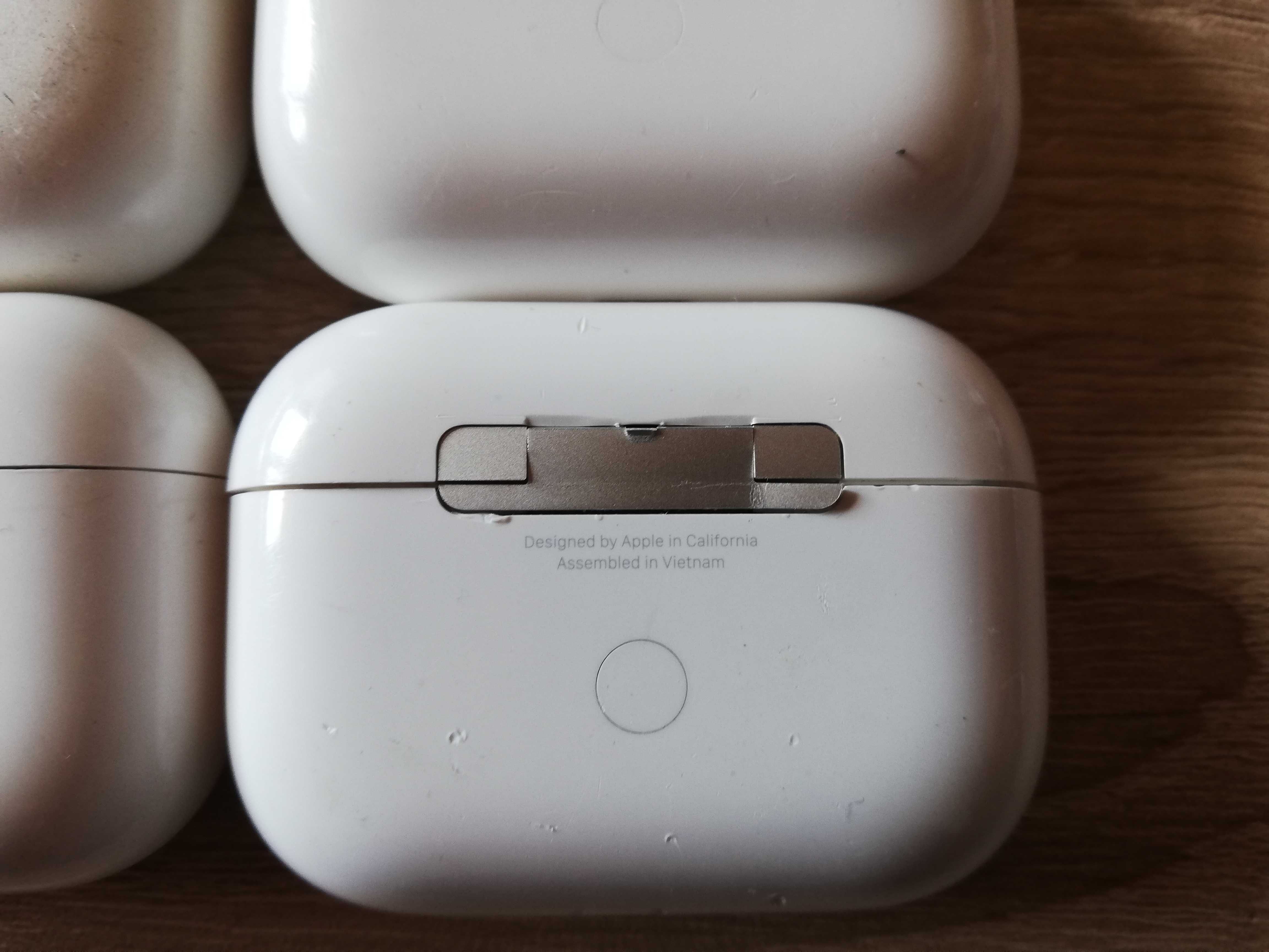 Лот от 4 броя Apple Airpods 3