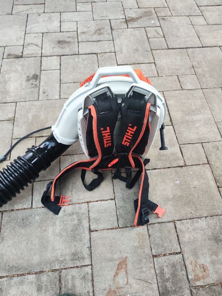 Suflanta frunze , tip ghiozdan Stihl BR 800C