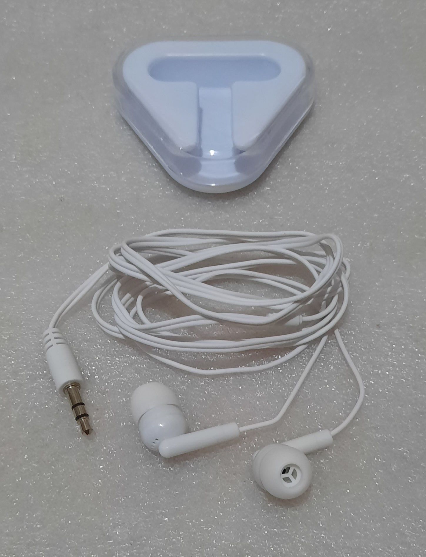 Casti audio stereo In-Ear, ambalate individual in cutie de plastic