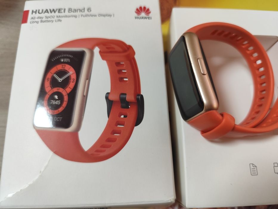 Huawei band 6 смарт часовник