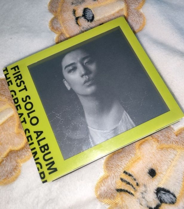 Vând albumul BIGBANG Seungri 2CD+All inclusions