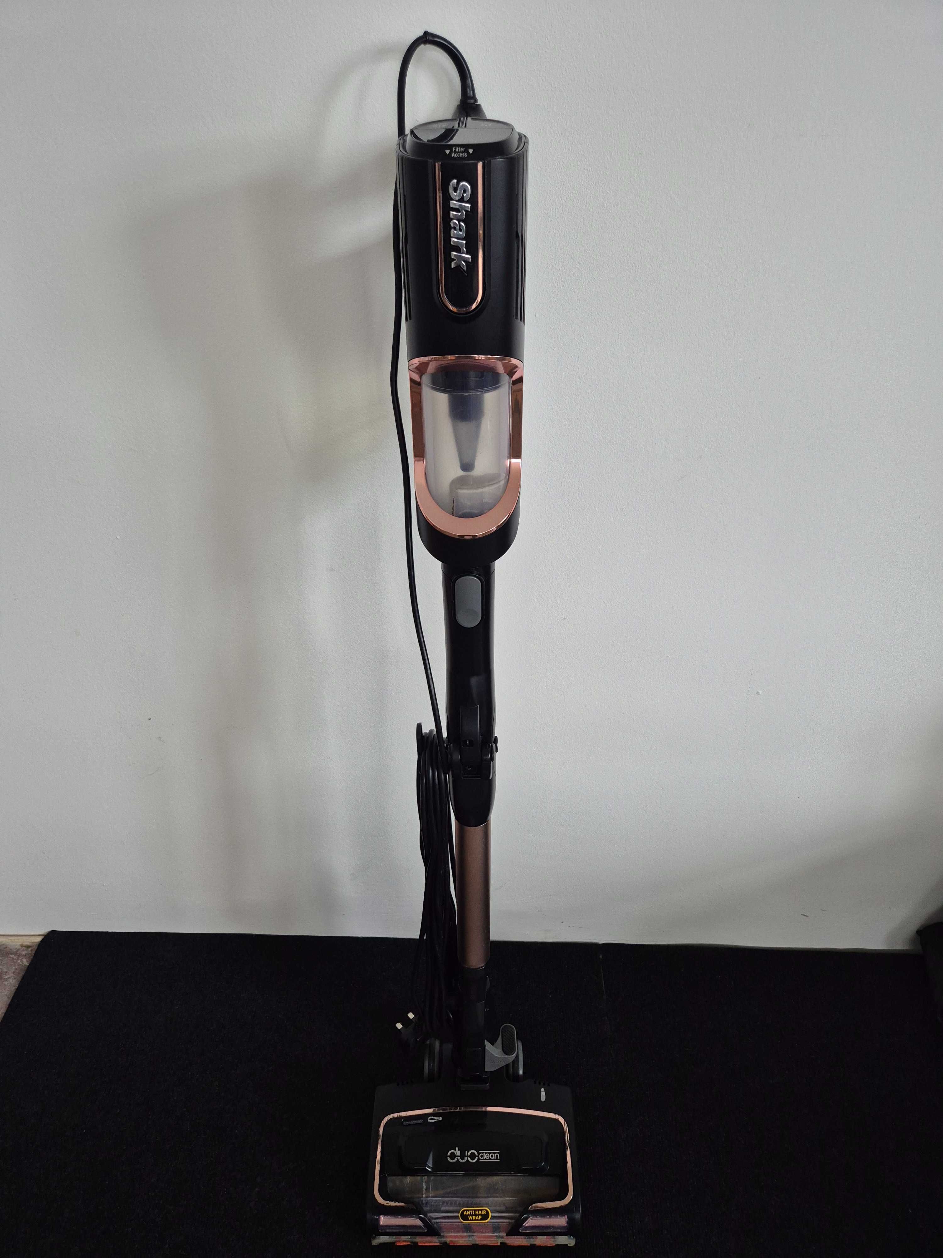 Aspirator vertical fără sac SHARK cu cablu- HZ500UKT
