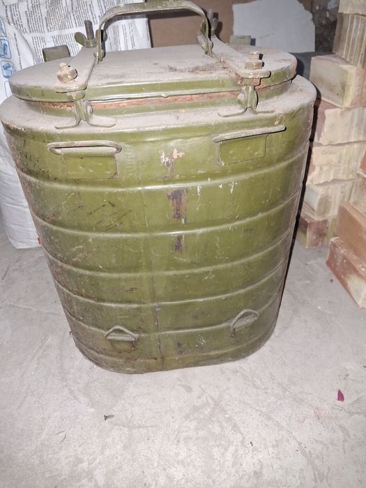 Продам пищевой бедон.
