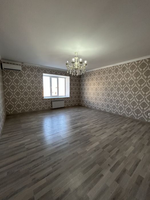 Продам 2 к.кв., 12 мкр.