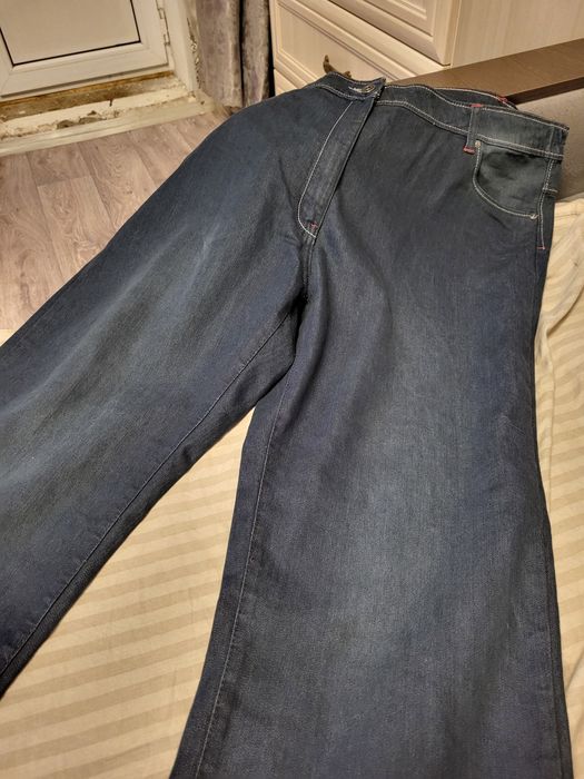 Джинсы женские продам темно синие. 60размер