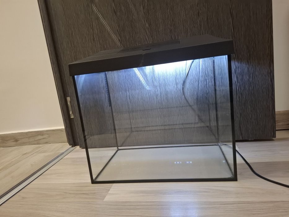 Продавам аквариум Aquael Leddy 40XL