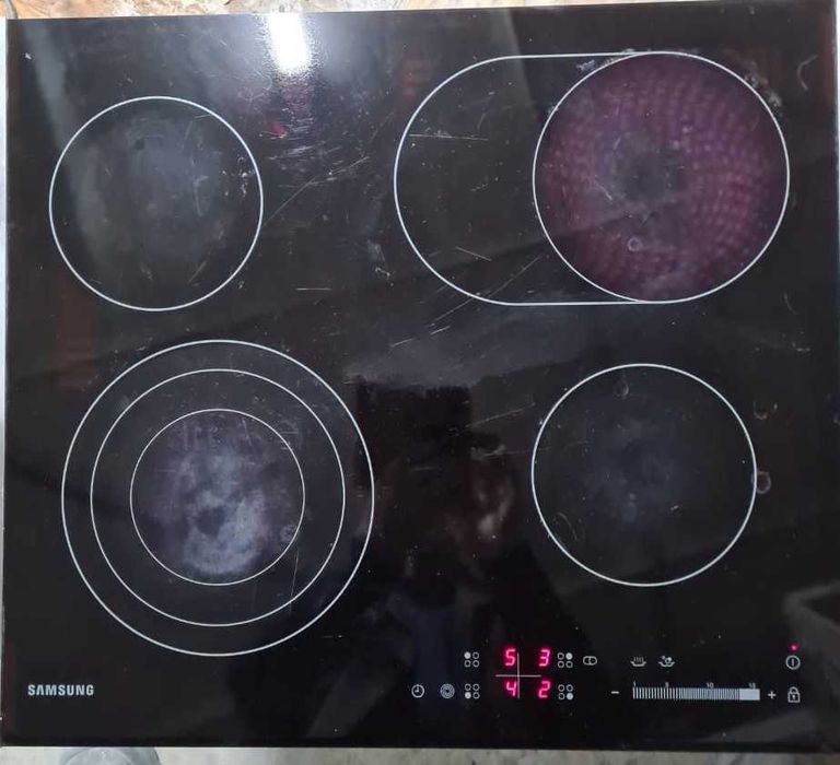 Стеклокерамическая варочная панель SAMSUNG